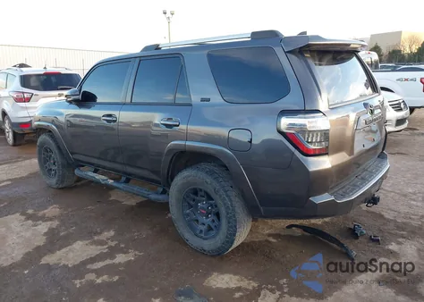 2023 Toyota 4Runner Sr5 Premium z USA, uszkodzony, nr VIN JTEFU5JR9P5289560